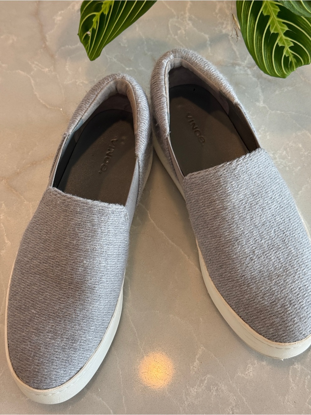 Vince Warren Women’s Slip-On Sneakers in Size 8.5 Light Gray with White Sole